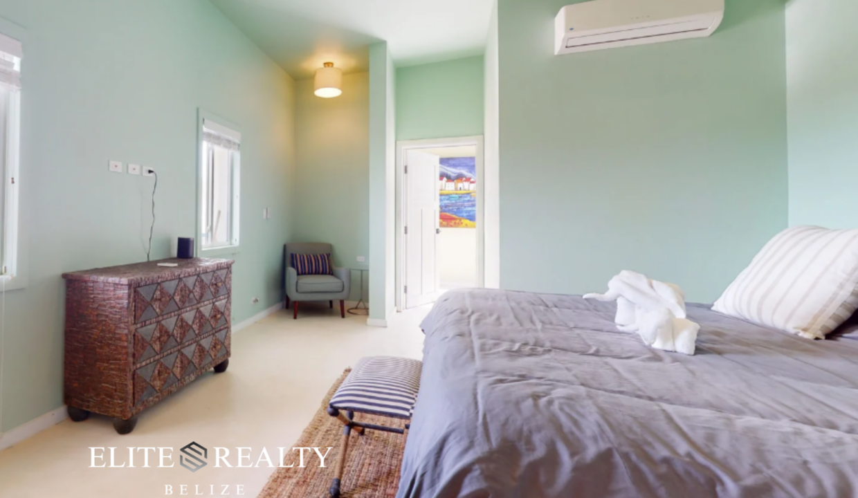 Luxurious Oceanfront Penthouse (13)