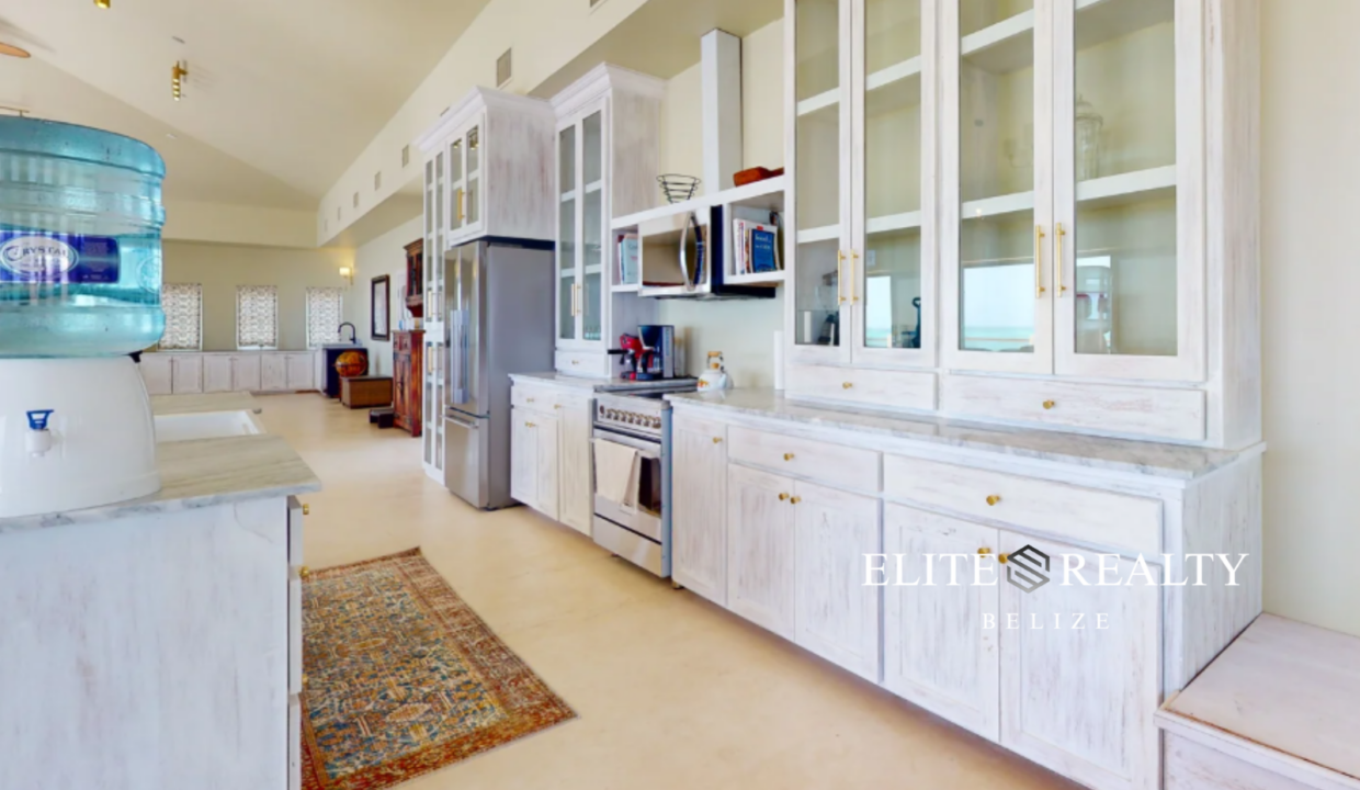 Luxurious Oceanfront Penthouse (19)