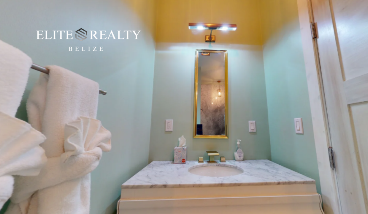 Luxurious Oceanfront Penthouse (5)