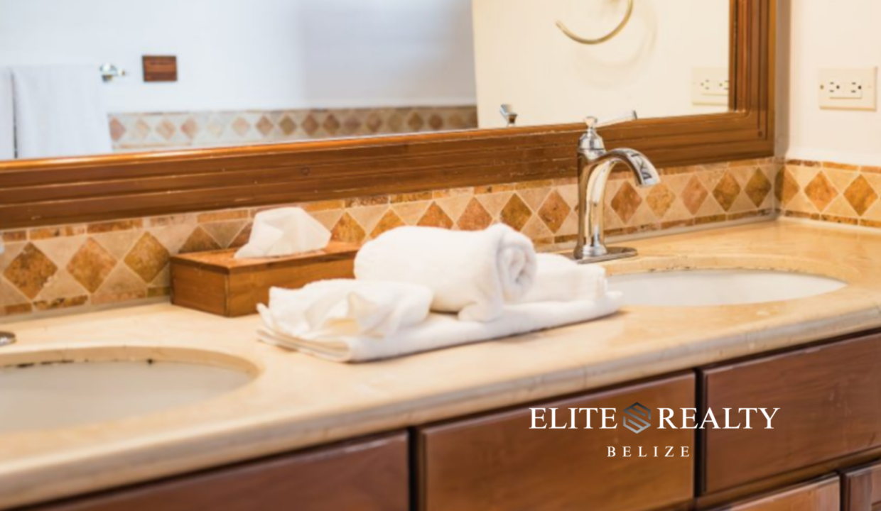 Hopkin Bay - Beachfront Villa for Sale (3)