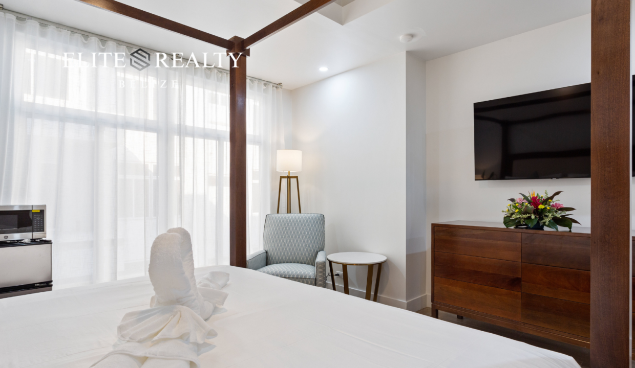 ROYAL KAHAL – One bedroom Beachfront Suite – Compass Premier Reality (2)